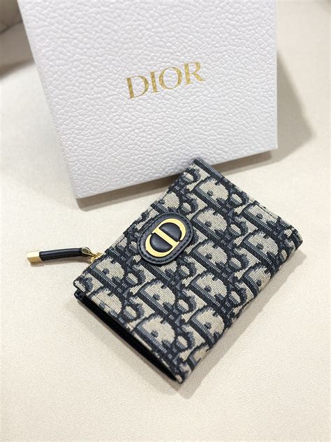 dior 30 montaigne makeup|Dior 30 montaigne wallet.